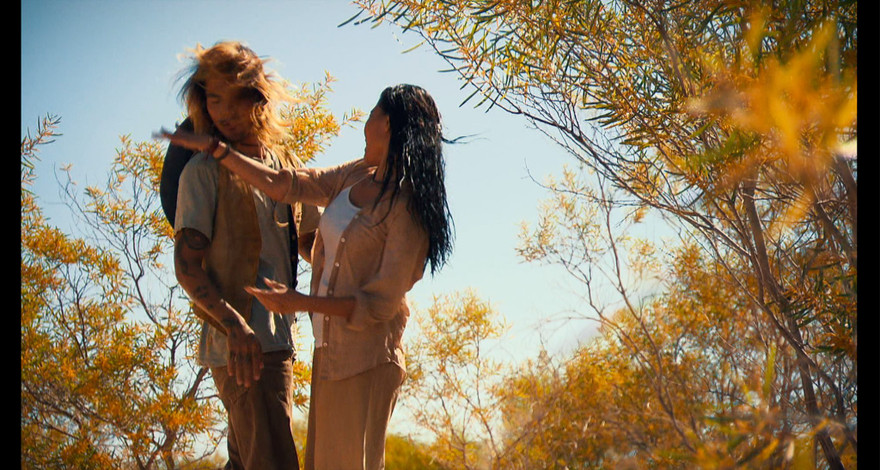 Nguồn ăn tát vì dám ôm Nhớ