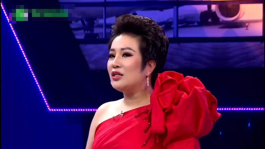 Nữ hành khách VIP khiến cho ban cố vấn choáng váng