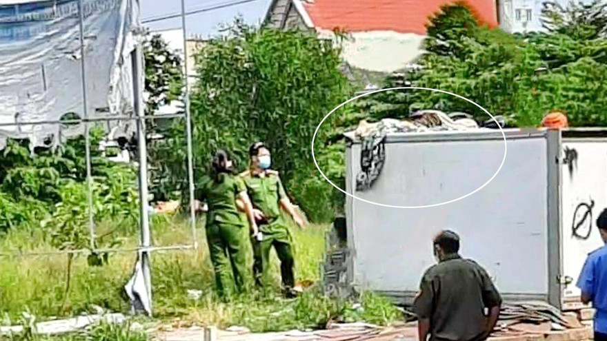 Công an khám nghiệm hiện trường