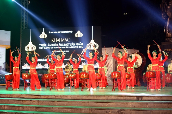 Chương trình văn nghệ chào mừng triển lãm.