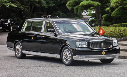 Toyota Century Royal của Nhà vua Nhật Bản. 