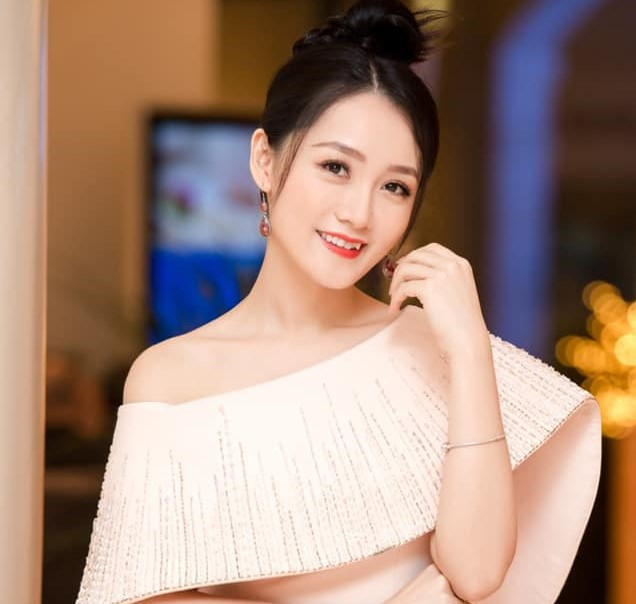 Biên tập viên Thu Hà thông tin kết quả xét nghiệm SARS-CoV-2