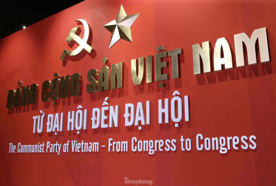 Trưng bày chuyên đề về 12 kỳ Đại hội Đảng, hướng tới Đại hội thứ XIII của Đảng