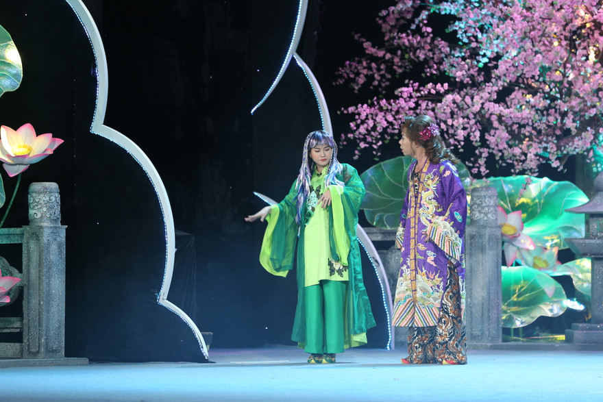 Lâm Vỹ Dạ lần đầu xuất hiện trong chương trình Táo quân. Ảnh: VFC