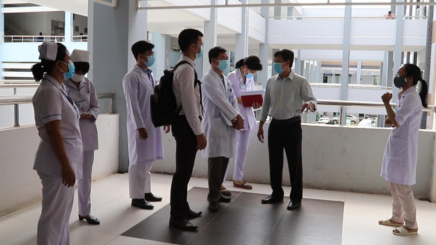 Lực lượng y tế luôn là tuyến đầu chống dịch bệnh.