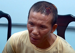 Tuấn tại cơ quan công an