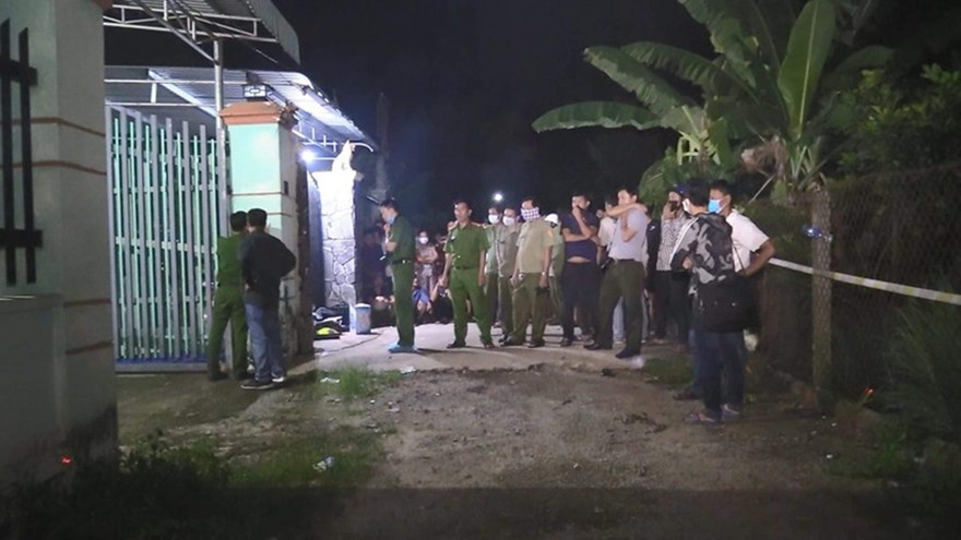  Cảnh sát khám nghiệm hiện trường