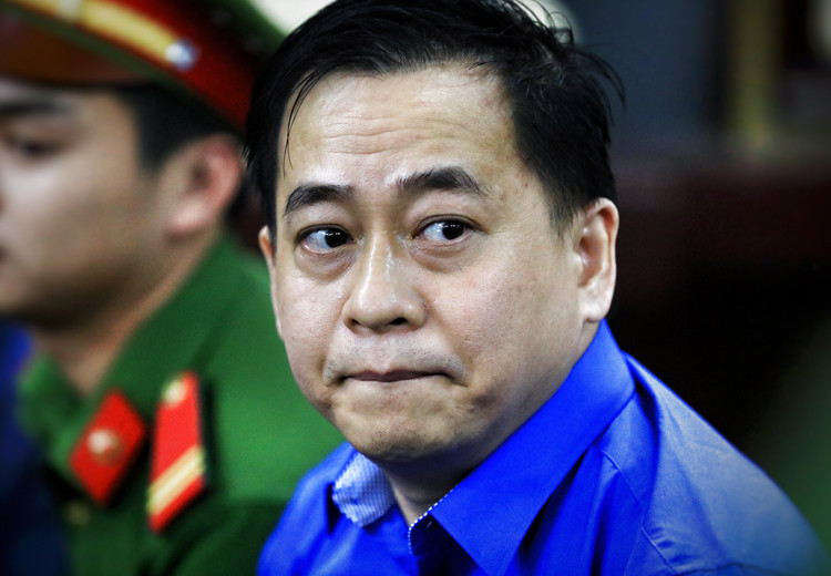 Vũ Nhôm trong lần ra tòa tháng 4