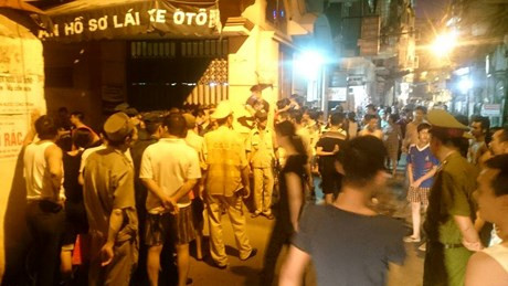 Lực lượng chức năng phong tỏa hiện trường.