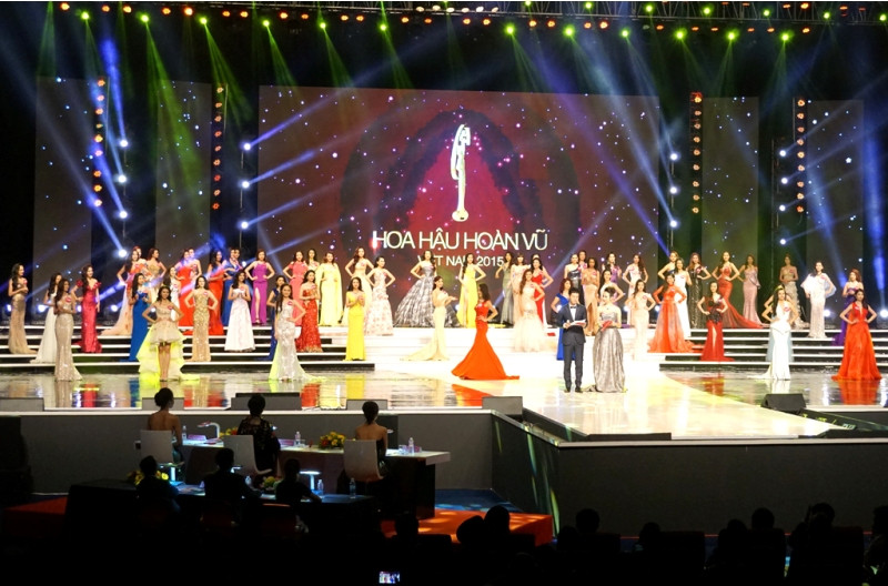 Sân khấu đêm bán kết.