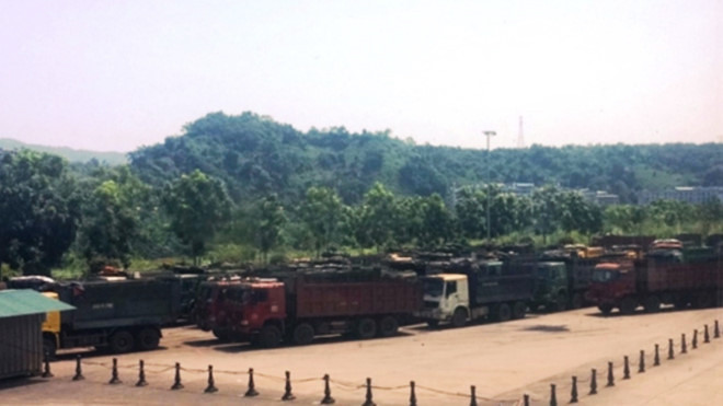 Các xe chở hàng lậu của Công ty Diệp Bảo Anh. Ảnh Cục Điều tra chống buôn lậu