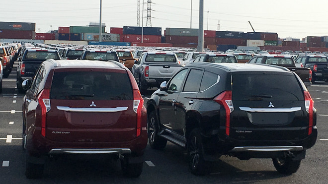 Ô tô nhập khẩu về Việt Nam qua cảng Tân Vũ, Hải Phòng. Ảnh: Tuấn Nguyễn