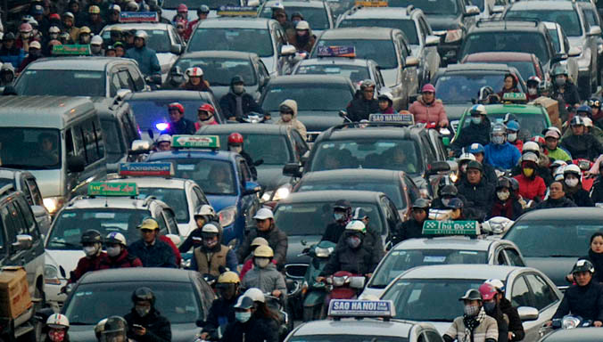 Giao thông khu vực nội thành những ngày giáp tết thường xuyên tê liệt.