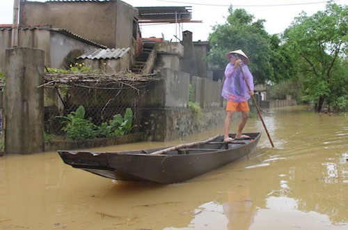 Hai bé trai tử vong ở cánh đồng ngập nước lũ