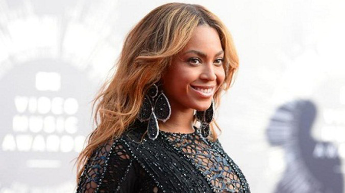 Beyonce kiếm được 2.400 tỉ đồng trong một năm