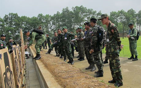 Các đoàn quân đội của các quốc gia ASEAN đánh giá cao sự chuẩn bị của Việt Nam về Giải bắn súng Lục quân quân dụng lần này (Ảnh: HanoiTV)