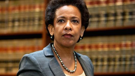 Bà Loretta Lynch. 