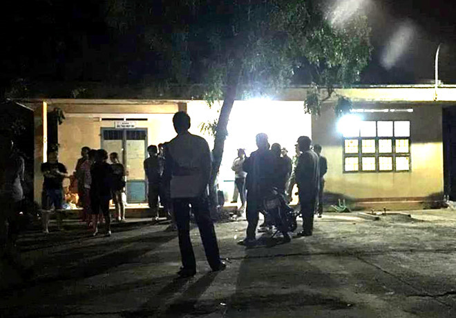 Gia đình nạn nhân kéo đến bệnh viện không cho giám định pháp y