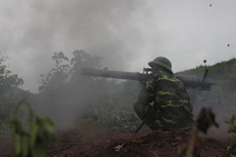[ẢNH] Xem bộ binh Việt Nam tiến công, diệt mục tiêu