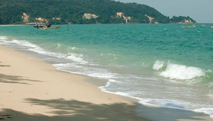 Bãi biển Vàn Chảy. Ảnh: Minh họa