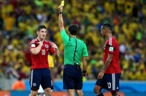 Rodriguez còn bị trọng tài Carballo phạt thẻ vì dám tranh cãi.