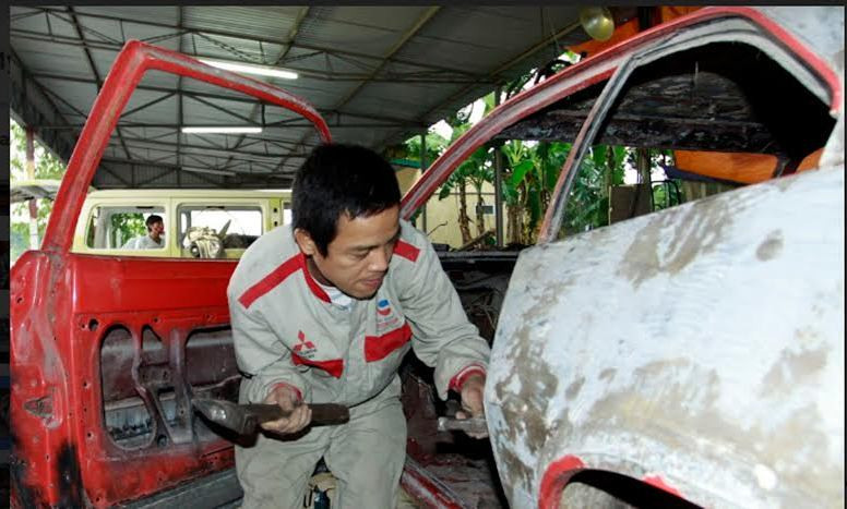 Nhiều gara không chính hãng sẽ đóng cửa nếu đề xuất của BCT được chấp thuận. Ảnh: Minh Đức.