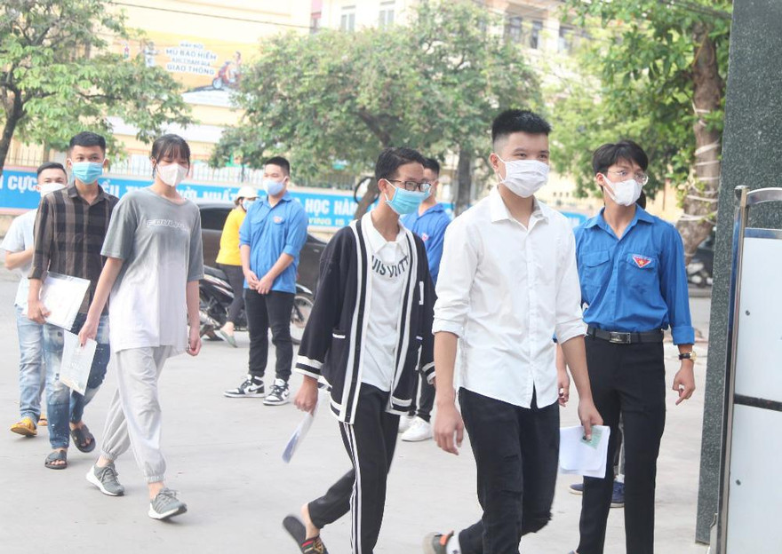 Thí sinh tỉnh Lạng Sơn dự thi tại Tỉnh Bắc Giang. Ảnh Nguyễn Thắng