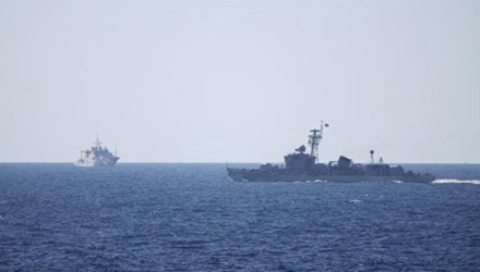 Việt Nam giữ vững quan điểm đấu tranh hòa bình, chủ động tránh đâm va. (Ảnh: Tuấn Hợp)