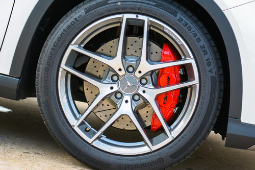 Các hãng xe sang ưa chuộng dùng lốp gì?