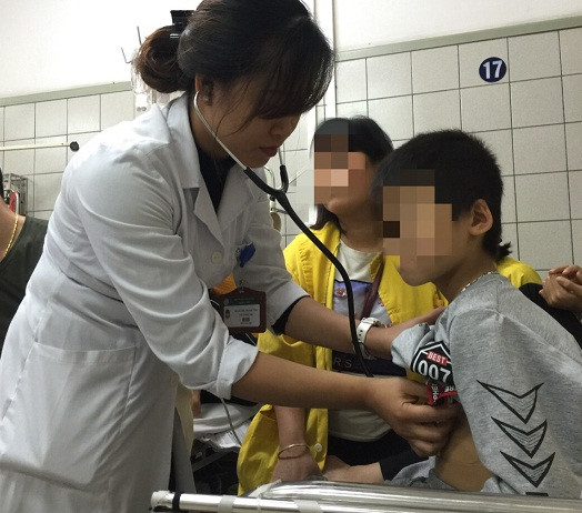 Bé trai 8 tuổi suýt chết do ngộ độc thịt bò khô