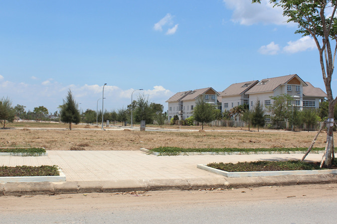 Đất nền tại khu ven Sài Gòn chủ yếu được nhà đầu tư mua đi bán lại.