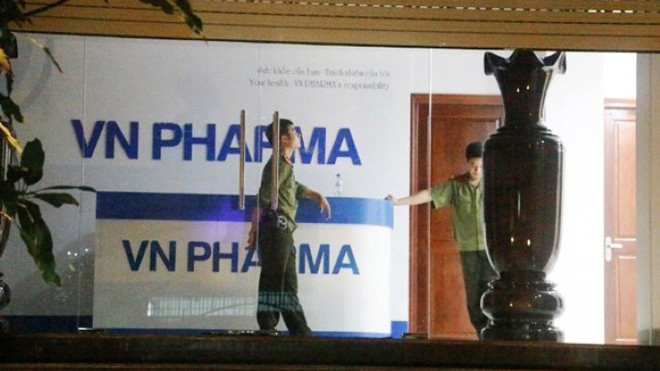 Lực lượng công an khám xét trụ sở Cty CP VN Pharma tại TP.Hồ Chí Minh