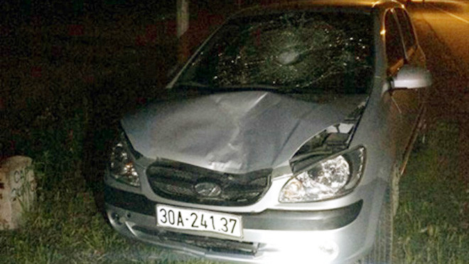 Chiếc xe ô tô gây tai nạn rồi bỏ chạy bị CSGT phát hiện