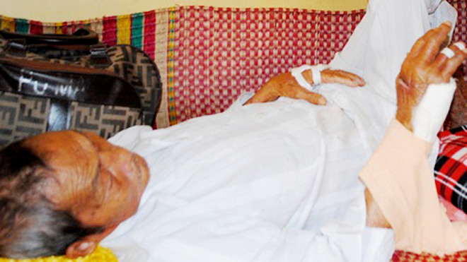 Cụ Lẫm đang điều trị tại bệnh viện