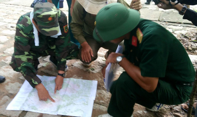 Lực lượng chức năng lập nhiều đoàn tìm kiếm theo bốn hướng với nhiều lực lượng phối hợp tìm kiếm. 