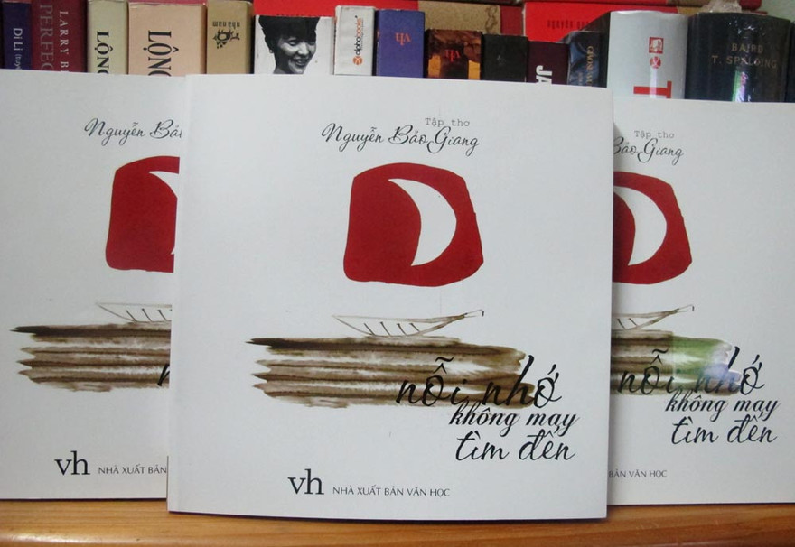 Ra mắt tập thơ 'Nỗi nhớ không may tìm đến'