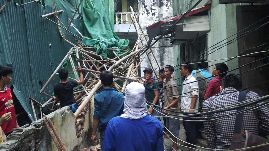 Hiện trường vụ sập giàn giáo.