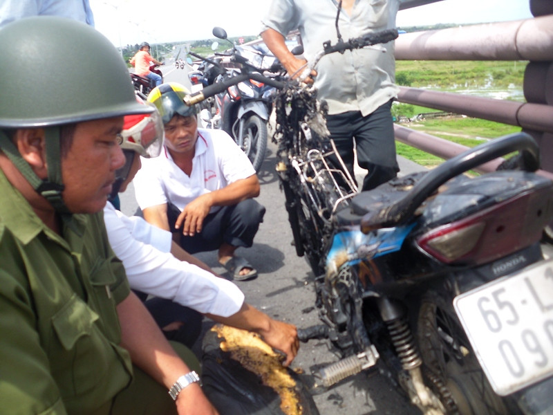 Cơ quan chức năng đang tìm hiểu để xác định nguyên nhân gây cháy.