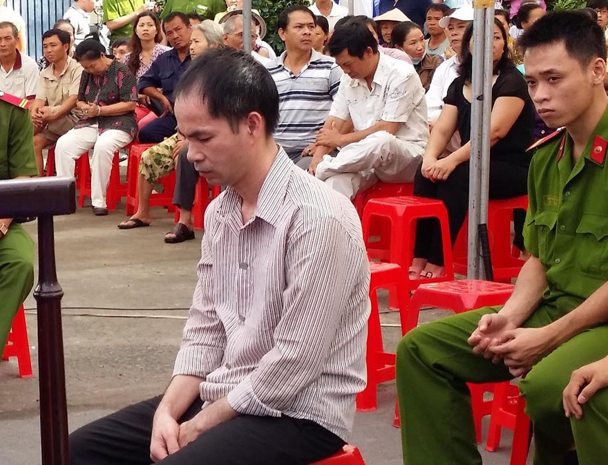 Bị cáo Nguyễn Mạnh Hùng tại phiên tòa.