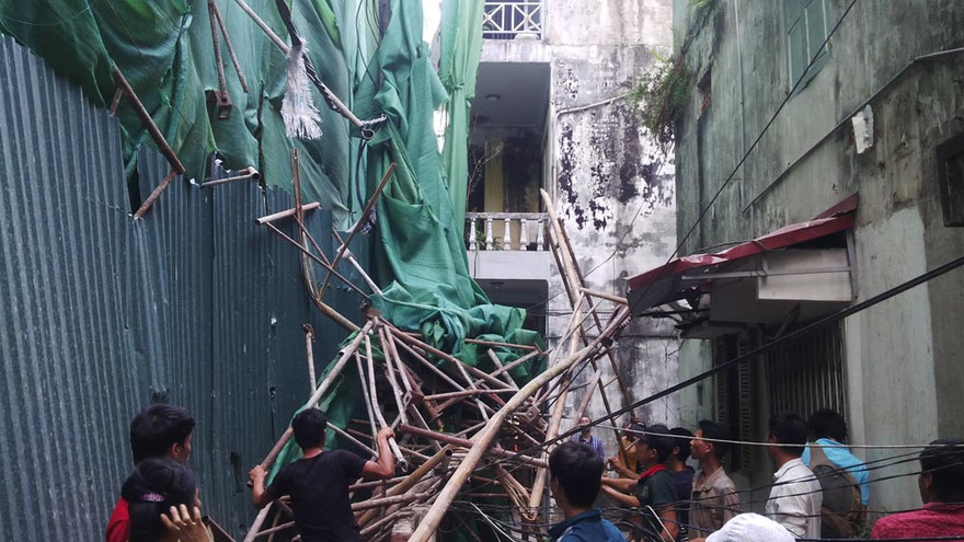 Hiện trường vụ sập giàn giáo tòa nhà 11 tầng