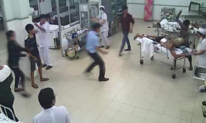 Xông vào phòng cấp cứu chém người. Ảnh minh họa.