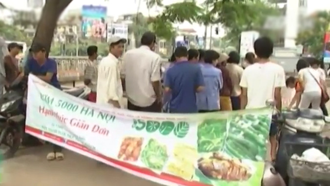 Tiếp tục duy trì quán cơm 5.000 đồng tại Hà Nội