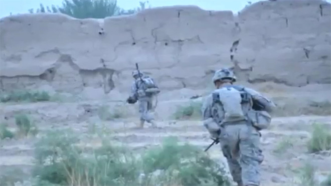 Nhà báo Mỹ làm phóng sự trong ổ phục kích của Taliban