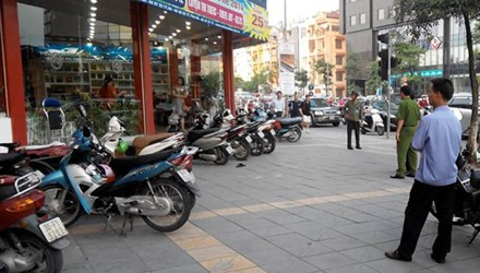 Công an phong tỏa hiện trường nơi xảy ra vụ việc để điều tra.