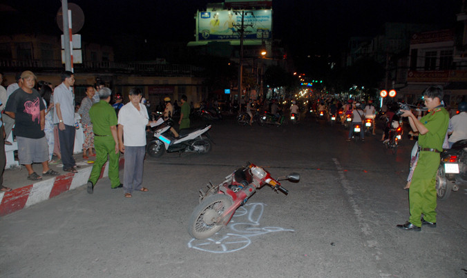 Hiện trường vụ truy sát làm 2 thanh niên thương vong.