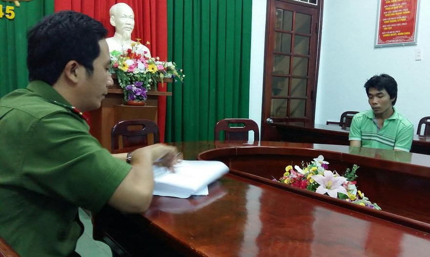 Nhật Hoàng tại cơ quan công an Vĩnh Long.