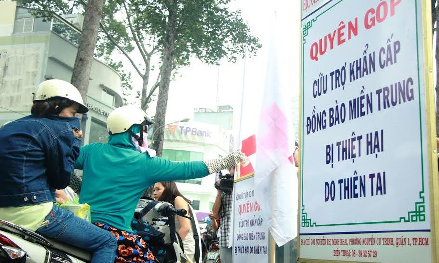 Nghĩa cử ấm áp của người dân TP. HCM với đồng bào vùng lũ