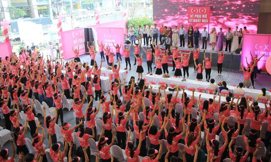 Nhảy flashmob cổ động cho chiến dịch.