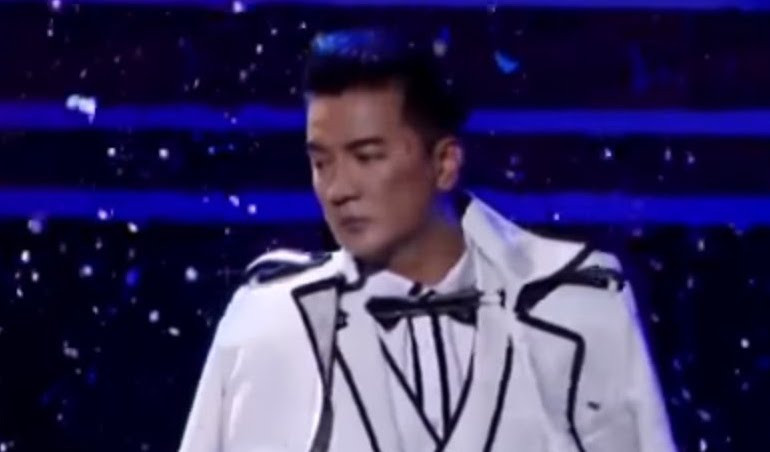 Ca sỹ Đàm Vĩnh Hưng xin lùi ngày làm việc với Sở TT&TT