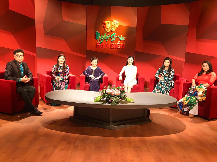 Gia tộc nổi tiếng 6 đời làm cải lương lên sóng nhân ngày 8/3